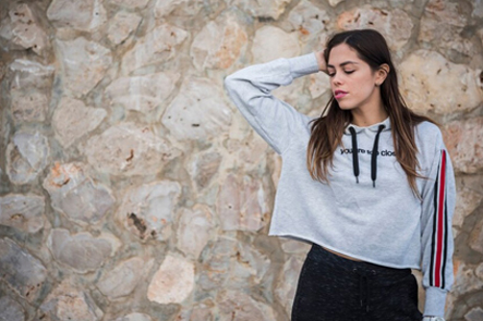 Hoodies & Sweatshirts 